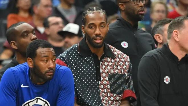 今年上海双雄争冠战启用外籍裁判，去年的主裁为傅明、李海新（今年上海双雄争冠对决将由外籍裁判执法，去年主哨为傅明、李海新）