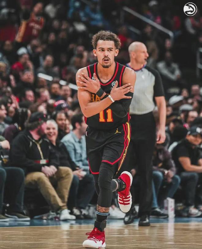 2场贡献6球1助攻+夺得金靴，法比奥当选中超11月最佳球员（两战斩6球1助并加冕金靴，法比奥荣膺中超11月最佳球员）