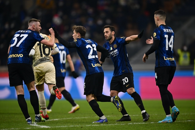 博主：此前确定不再续约的古加将于明日凌晨携家人返回葡萄牙（据博主消息，已确定不续约的古加将于明日凌晨与家人启程回葡萄牙）