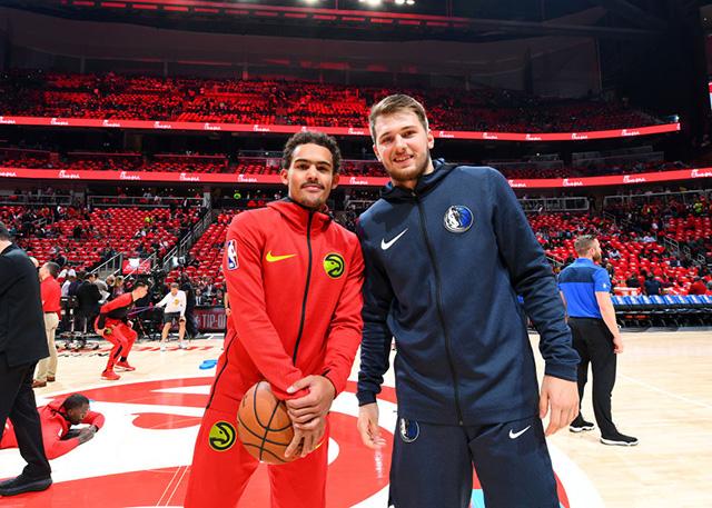 新疆一家进出口贸易公司向阿图什市捐赠足球场，价值1亿元（新疆一进出口贸易企业向阿图什市捐建足球场，捐资1亿元）