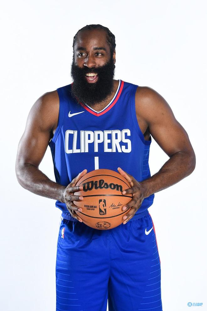 卡利亚里主帅：我在球员时代盯防过C罗，那真是令人激动（卡利亚里主帅回忆球员时期：曾盯防C罗，对决令人兴奋）