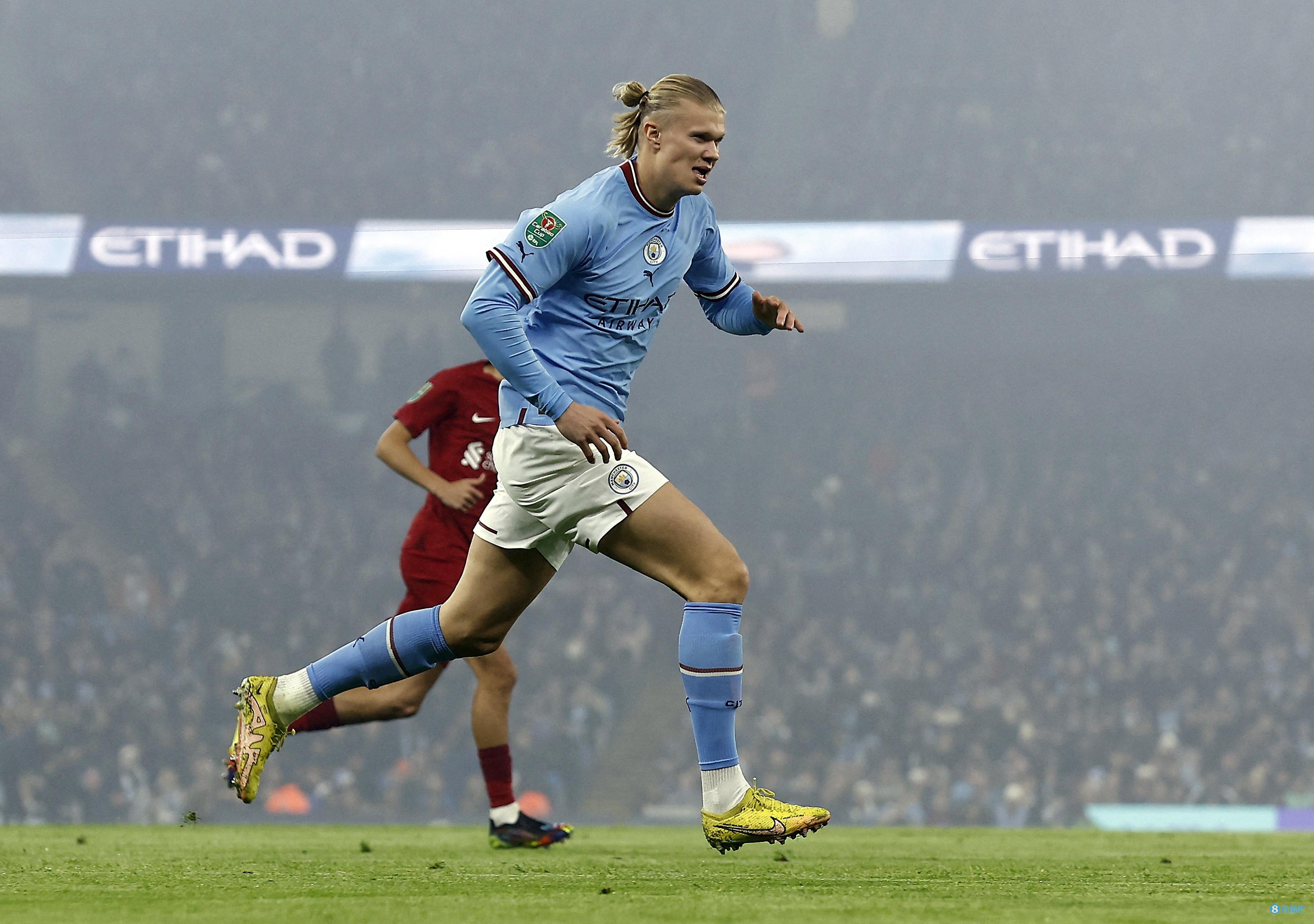 不和谐，太阳报：拜仁球迷在赛前与现场警察和安保发生冲突（太阳报：拜仁球迷赛前与现场警方及安保爆发冲突）