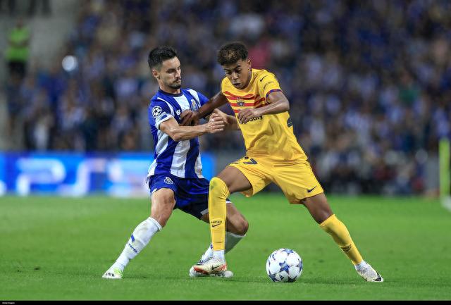 西蒙斯：我们向球迷展示了球队的能力；希望在热刺创造历史（西蒙斯：球队实力已展现给球迷，盼在热刺书写新篇章）