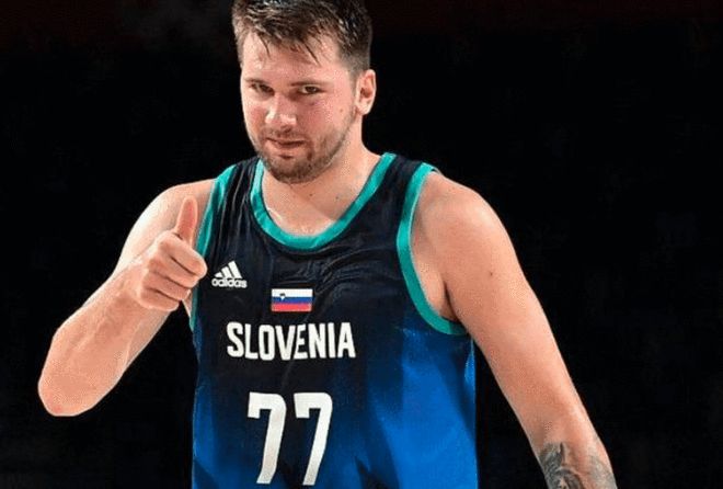 乌尔比希：能与诺伊尔、乌尔赖希一起训练很重要，他们很优秀（乌尔比希：与诺伊尔、乌尔赖希一同训练意义重大，他们都很出色）