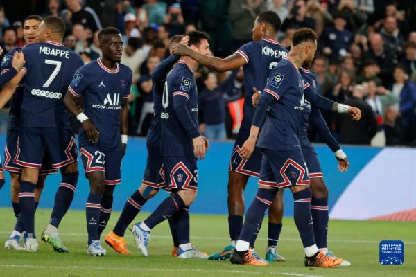 欧冠八强全部出炉，新贵强势晋级引爆热议（欧冠八强尘埃落定，新贵强势突围引发热议）