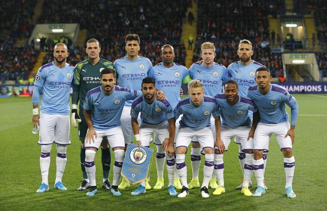 哈维-西蒙斯：我的名字烙印了母亲对巴萨的爱；年少成名并不好（哈维-西蒙斯：我的名字刻着母亲对巴萨的情怀；过早走红并非好事）