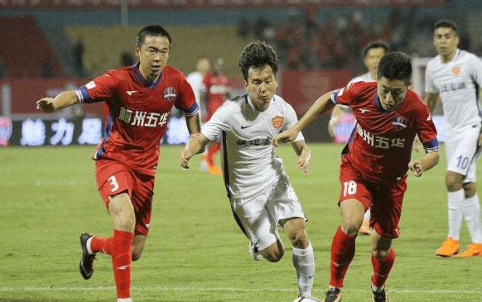 萨里：看到空荡荡的看台，我有些难过